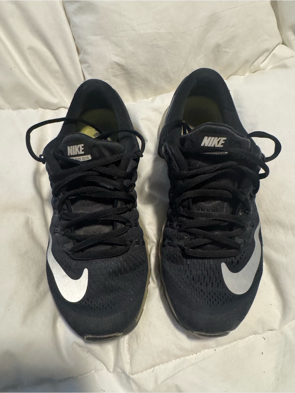 Nike Men’s Black Athletic Sneakers with White Swoosh
